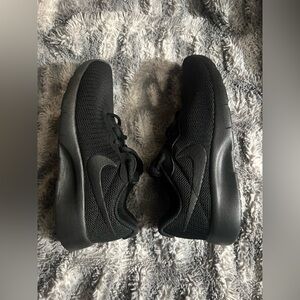 Nike Tanjun (GS) Black Size: 4Y